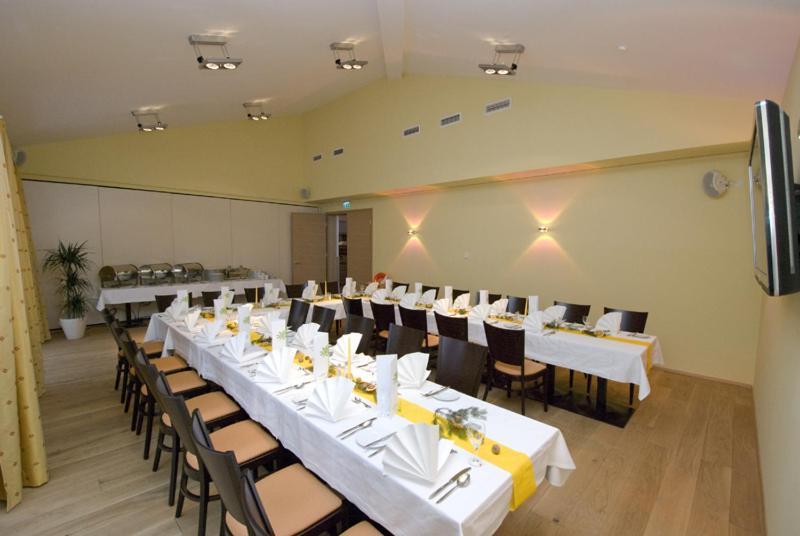 Restaurant Waldmeisterei Gera Exteriör bild