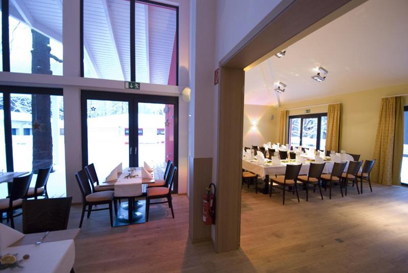 Restaurant Waldmeisterei Gera Exteriör bild